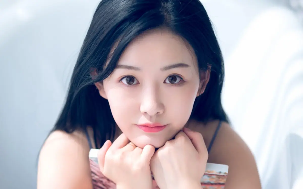 临海哈尔滨私人伴游燕子